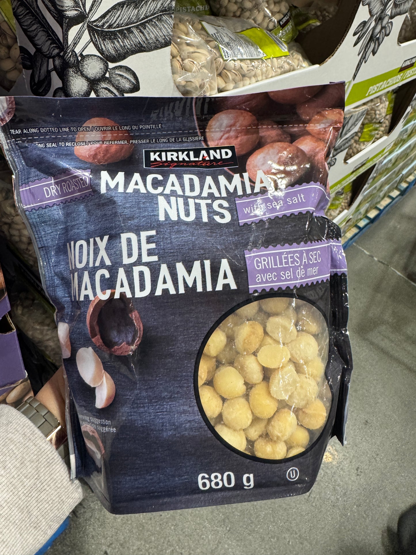 Kirkland Signature Macadamia Nuts 680 g