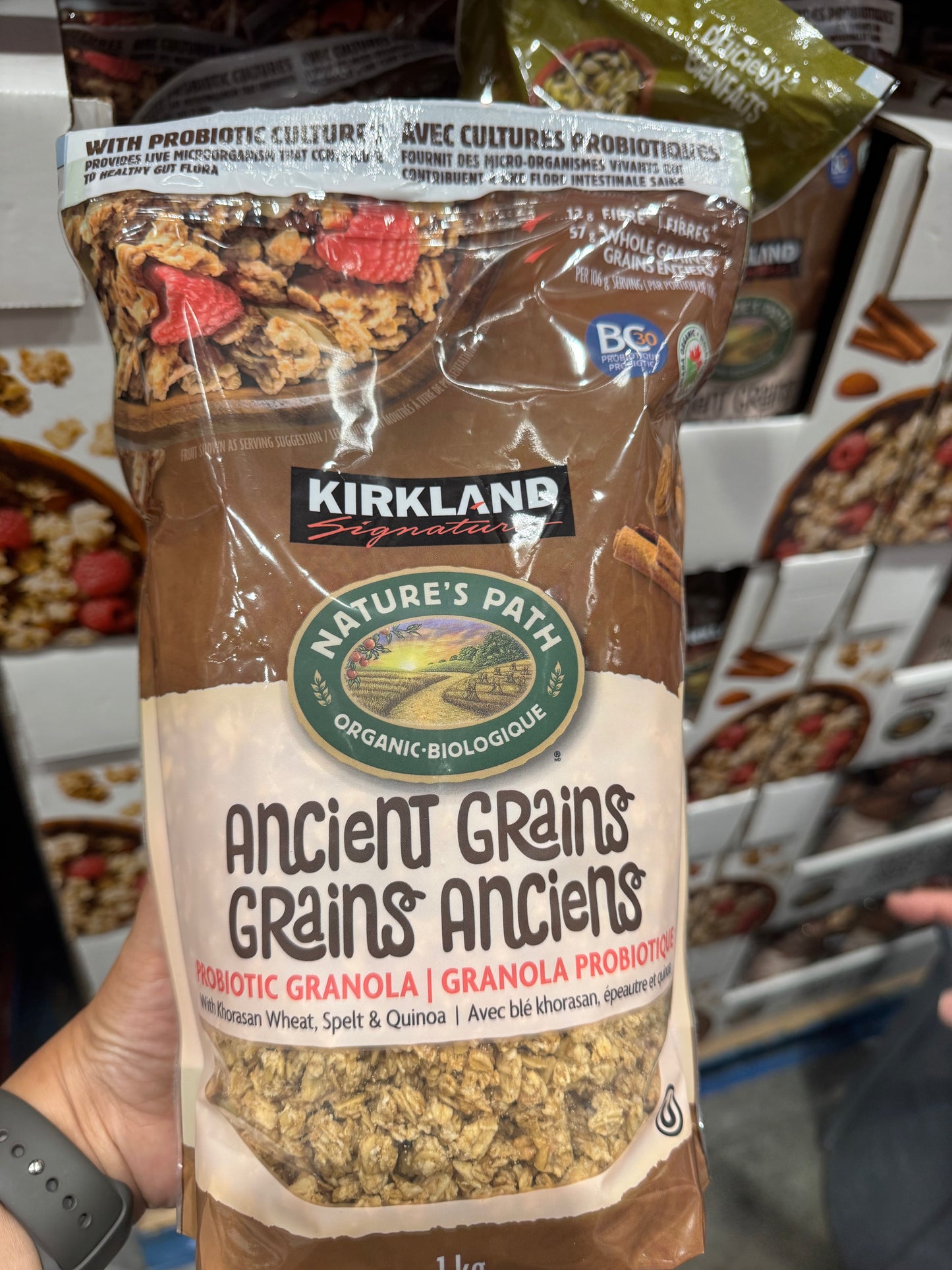 Kirkland Signature Organic Ancient Grains with Probiotic Granola, 1 kg
