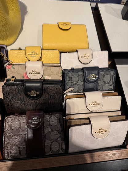 Medium Corner Zip Wallet In Signature Canvas